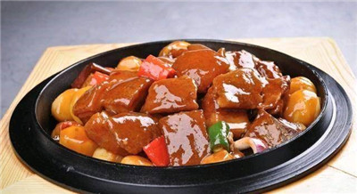 美食：小炒牛肉条，焖板栗，蘑菇鸡丁，辣椒炒肉图1