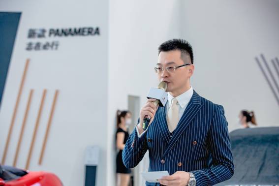 新款Panamera实车正式亮相新疆国际车展 呈现专属于保时捷的速度与激情图3