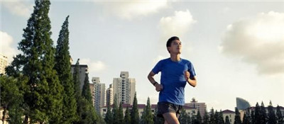 运动讲求方法,早上空腹跑步不瘦身还增肥
