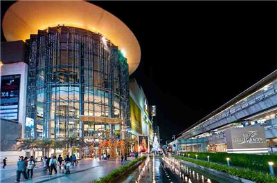 泰国曼谷商业区多家大型购物中心出现聚集性疫情