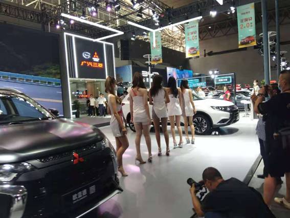 第21届新疆国际汽车工业博览会盛大开幕 抄底买车就在官方旗舰展