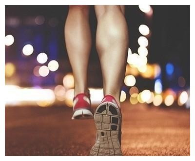 说到瘦身减肥运动，跑步当仁不让，晨跑以及夜跑，哪个效果更好？图1