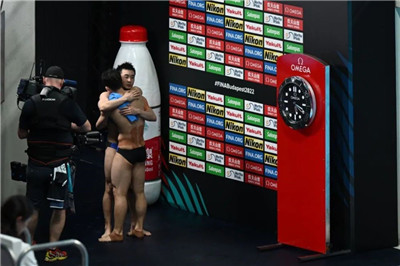中国跳水迎来开门红，曹缘/王宗源夺得男双3米板冠军图3
