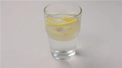 每天喝一杯柠檬水，会给女性带来哪些好处？这3个好处会不请自来图3