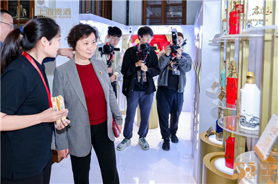 上海五五购物节“全球新品首发季”开启，上海贵酒限时快闪店重磅亮相张园图2