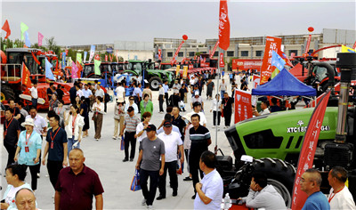 2023年新疆现代农业机械装备演示展示交易会在昌吉开幕图1