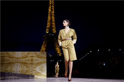 巴黎时装周——圣罗兰品牌时装秀图3