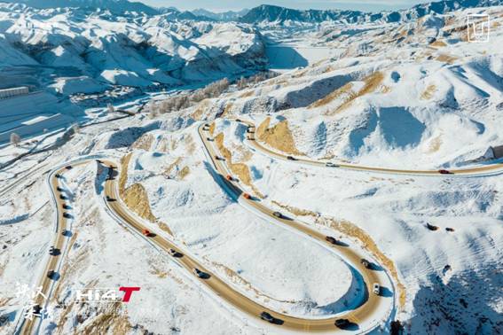 漫山遍野皆坦克·燃冬季 冰雪驾乘体验营